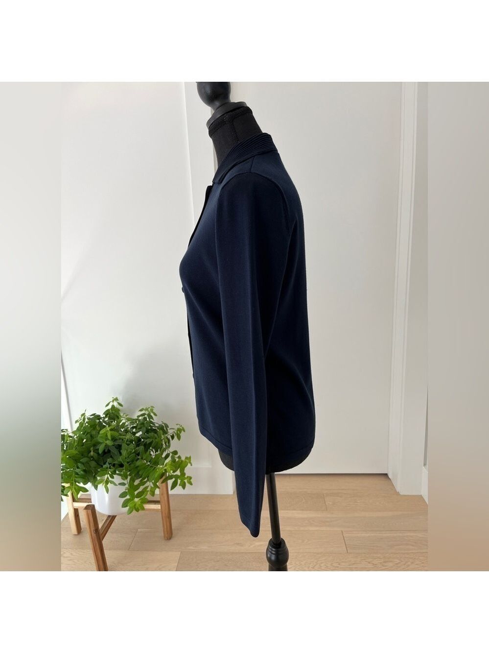 LIZ CLAIBORNE Silk Blend Fine Knit Navy Blue Shell Button Collared Cardigan Chic - Picture 7 of 16